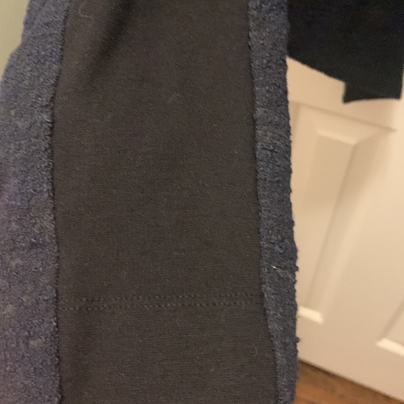 BCBG size Medium crop Navy blazer “Candice” - Picture 4 of 7